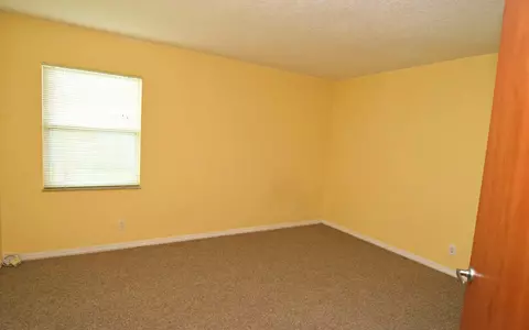 2905 SE Glasgow Dr, Stuart, FL 34997 photo 25