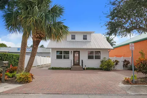 313 SW Albany Ave, Stuart, FL 34994 photo 6