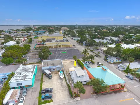 313 SW Albany Ave, Stuart, FL 34994 photo 37