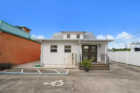 313 SW Albany Ave, Stuart, FL 34994 photo 4