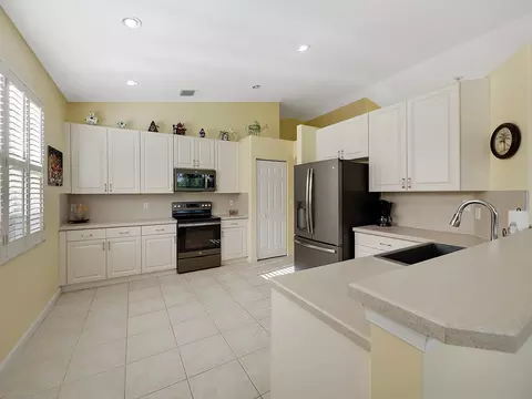 2947 SE Racoon Way, Stuart, FL 34997 photo 4