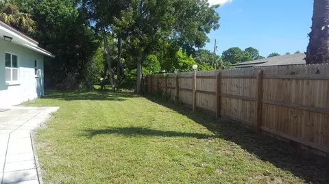 347 SE Tejon St, Stuart, FL 34994 photo 3