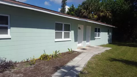 347 SE Tejon St, Stuart, FL 34994 photo 1