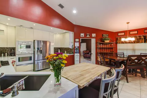 9537 Carousel Cir, Boca Raton, FL 33434 photo 6