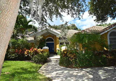 490 SE Saint Lucie Blvd, Stuart, FL 34996 photo 2