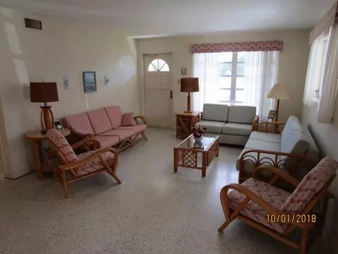 2383 SE Washington St, Stuart, FL 34997 photo 2