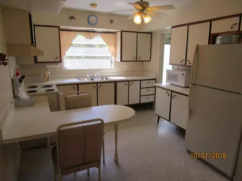 2383 SE Washington St, Stuart, FL 34997 photo 4