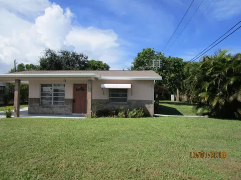 2383 SE Washington St, Stuart, FL 34997 photo 1