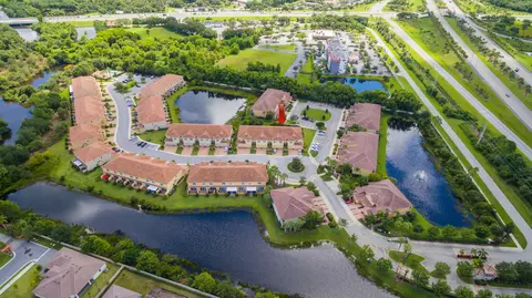 684 SW Glen Crest Way, Stuart, FL 34997 photo 2