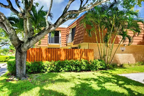 2813 28th Ct, Jupiter, FL 33477 photo 1