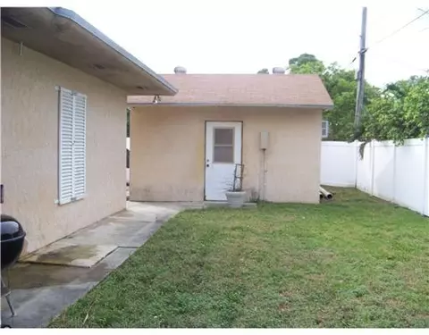 6221 Allen St, Jupiter, FL 33458 photo 4