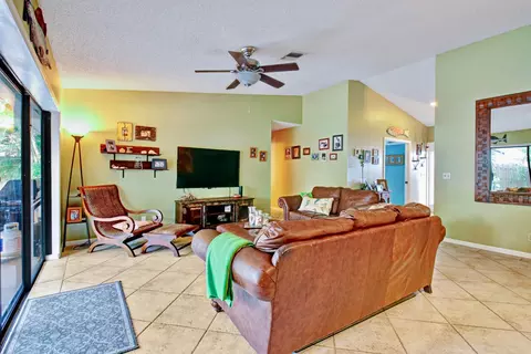 89 Pinehill Trl W, Tequesta, FL 33469 photo 16