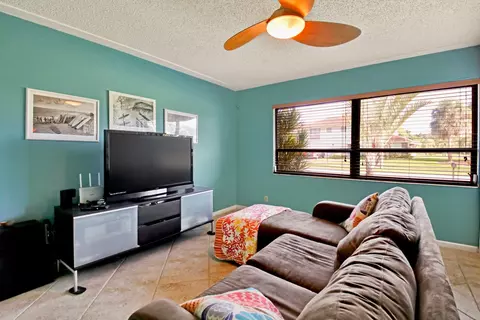 89 Pinehill Trl W, Tequesta, FL 33469 photo 29