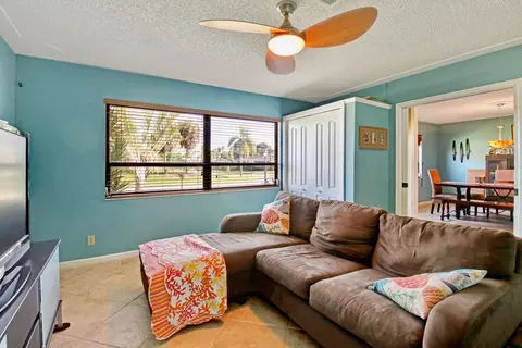 89 Pinehill Trl W, Tequesta, FL 33469 photo 12