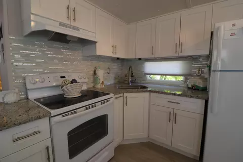 20 Cedar Dr #E, Briny Breezes, FL 33435 photo 13