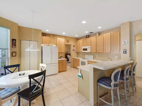 121 Springwater Dr, Jupiter, FL 33458 photo 5