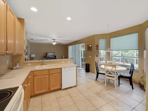 121 Springwater Dr, Jupiter, FL 33458 photo 4