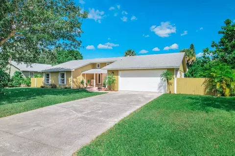 322 SW Ridge Ln, Stuart, FL 34994 photo 2