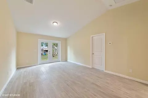 5789 SE Normandy Ave, Stuart, FL 34997 photo 2