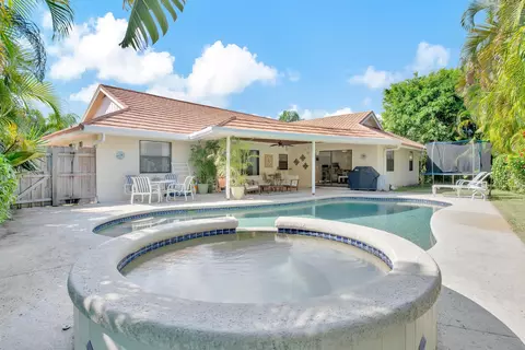 88 Pine Hill Trl E, Tequesta, FL 33469 photo 20