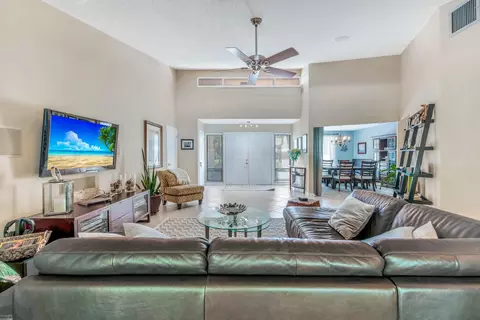 88 Pine Hill Trl E, Tequesta, FL 33469 photo 5
