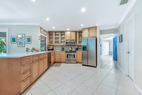 88 Pine Hill Trl E, Tequesta, FL 33469 photo 7
