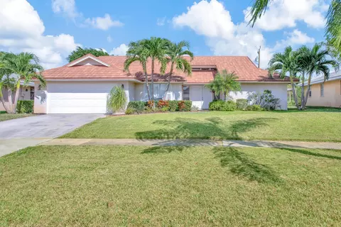 88 Pine Hill Trl E, Tequesta, FL 33469 photo 1