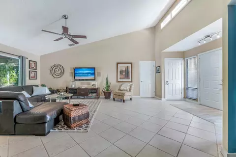 88 Pine Hill Trl E, Tequesta, FL 33469 photo 3