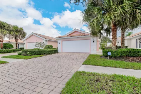 1075 SW Balmoral Trce, Stuart, FL 34997 photo 2