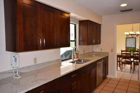67 Cinnamon Pl, Tequesta, FL 33469 photo 2