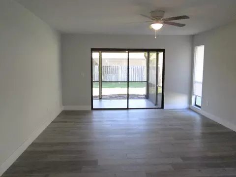 3005 SE Glasgow Dr, Stuart, FL 34997 photo 9