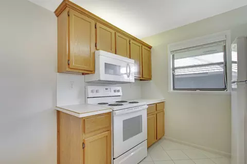 1127 E Seminole Ave #13B, Jupiter, FL 33477 photo 8