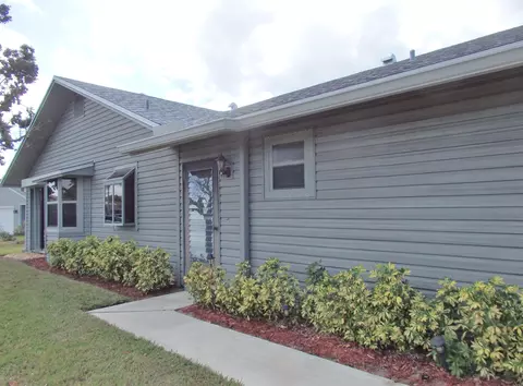 4022 SE Jacaranda St, Stuart, FL 34997 photo 2
