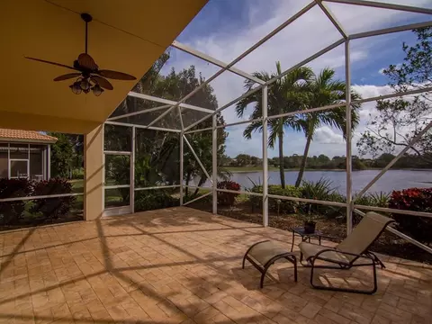 973 SE Westminster Pl, Stuart, FL 34997 photo 2
