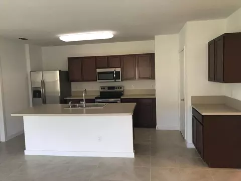 3880 SE Lee St, Stuart, FL 34997 photo 5