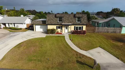261 SE Villas St, Stuart, FL 34994 photo 1