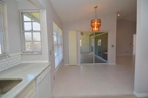 933 SE Hibiscus Ave, Stuart, FL 34996 photo 13