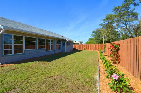 933 SE Hibiscus Ave, Stuart, FL 34996 photo 26