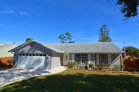 933 SE Hibiscus Ave, Stuart, FL 34996 photo 5