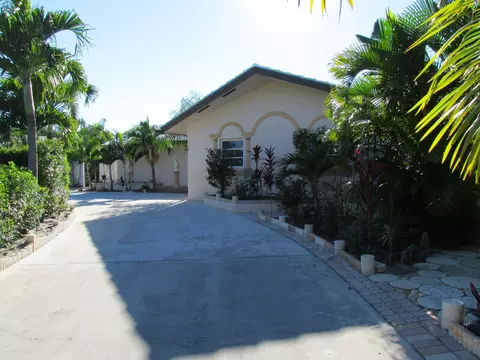 121 Fairview E, Tequesta, FL 33469 photo 2