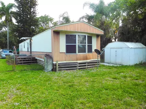 5302 SE Kingfish Ave, Stuart, FL 34997 photo 2