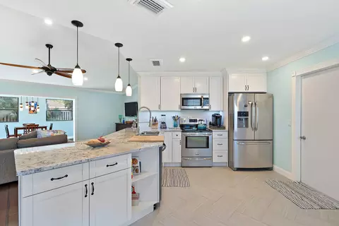136 Arrowhead Cir, Jupiter, FL 33458 photo 14