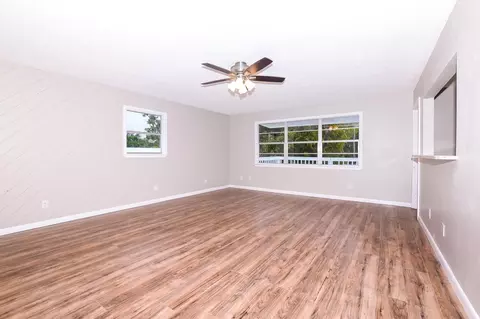 1009 SE Hall St, Stuart, FL 34996 photo 2