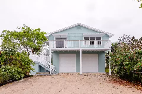 1009 SE Hall St, Stuart, FL 34996 photo 1