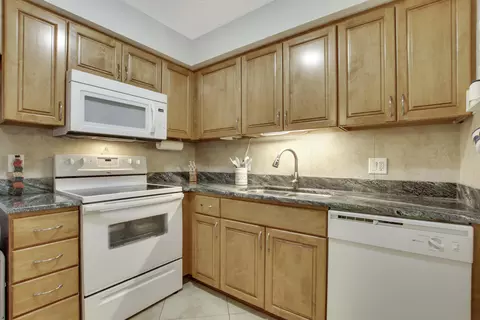 950 S Kanner Hwy #E6, Stuart, FL 34994 photo 4