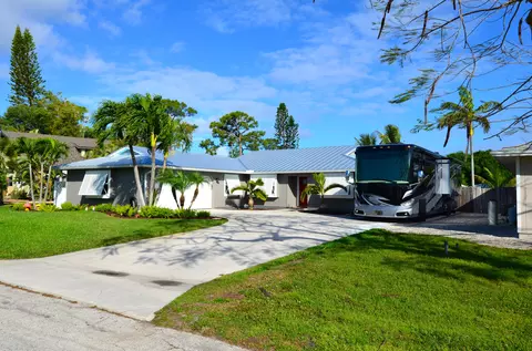 4933 SE Pine Knoll Way, Stuart, FL 34997 photo 5