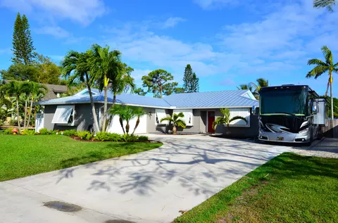 4933 SE Pine Knoll Way, Stuart, FL 34997 photo 4