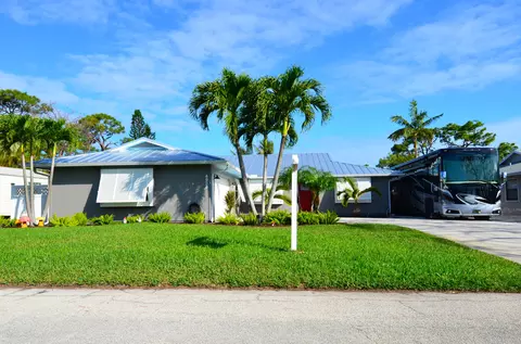 4933 SE Pine Knoll Way, Stuart, FL 34997 photo 7