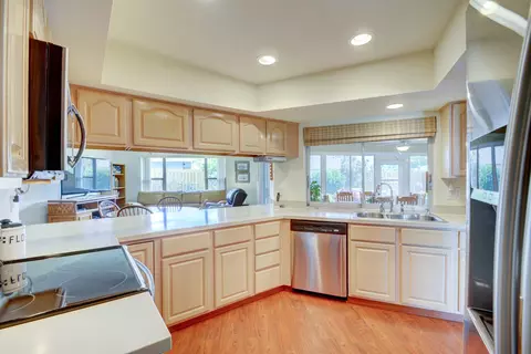 40 Pinehill Trl E, Tequesta, FL 33469 photo 8