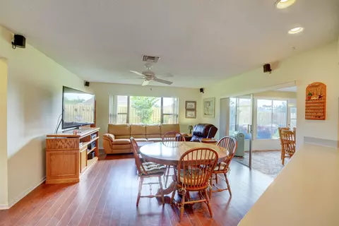 40 Pinehill Trl E, Tequesta, FL 33469 photo 11